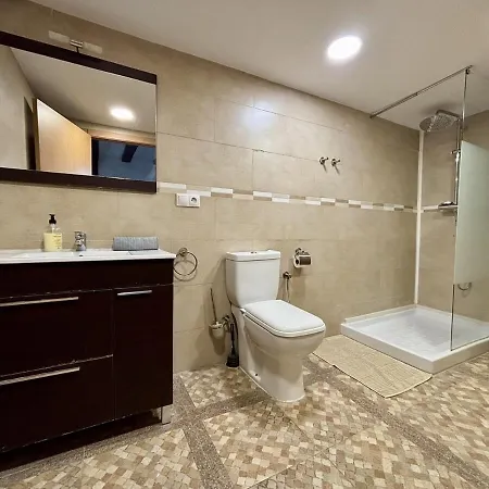 Apartamento Espacioso Bajo En Casco Histórico *