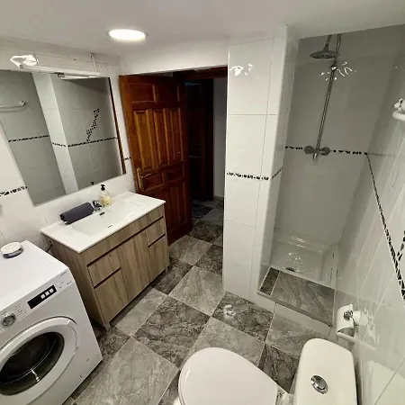 Apartamento Espacioso Bajo En Casco Histórico